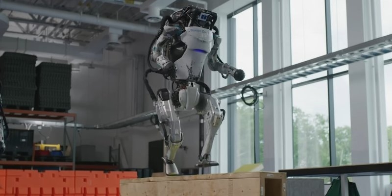 Boston Dynamics żegna się z Atlasem