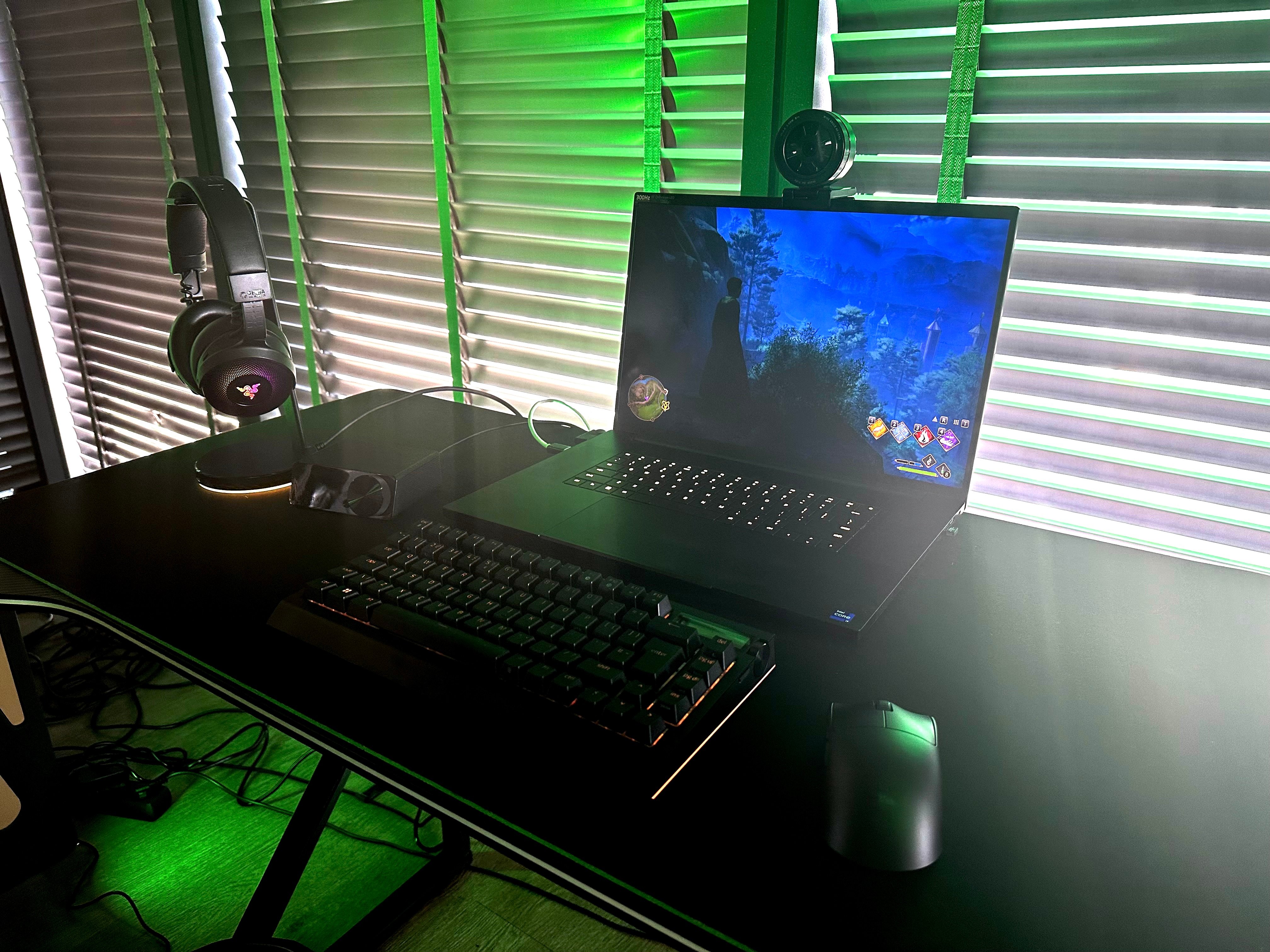 Razer Kraken V4 Pro są całkiem pokaźnym kawałkiem „muszli”