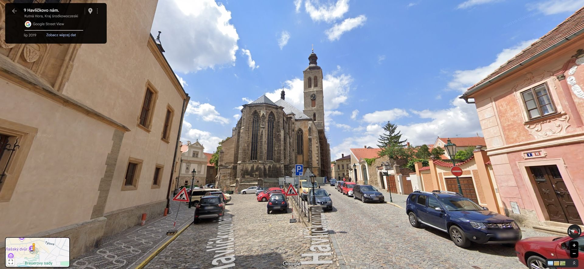 Kościoły – jak widać – dalej stoją.